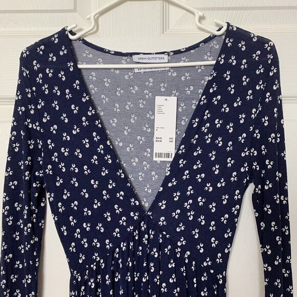 Urban Outfitters Women’s Small Navy Blue White Midi V-neck Dress Pockets Viscose - Picture 3 of 13